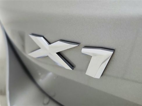 Used 2025 BMW X1 xDrive28i image 17