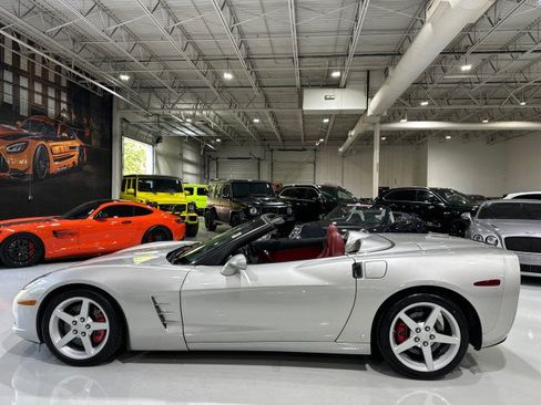 Used 2006 Chevrolet Corvette Convertible w/ Preferred Equipment Group RWD image 30
