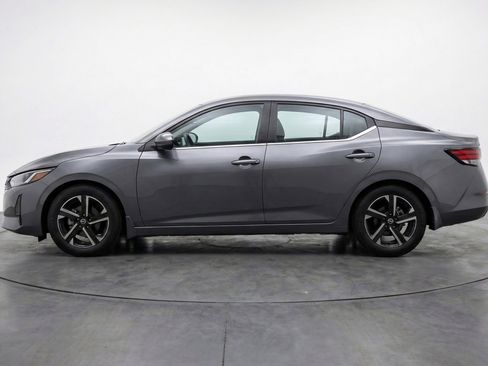 Used 2025 Nissan Sentra SV image 5