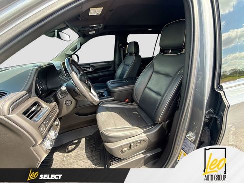 Used 2021 GMC Yukon XL SLT w/ SLT Premium Package AWD/4WD image 25