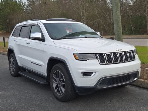 Used 2019 Jeep Grand Cherokee Limited w/ Luxury Group II image 3