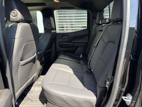 Used 2024 GMC Canyon Elevation w/ Elevation Premium Package RWD image 15