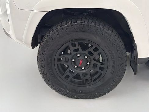 Used 2024 Toyota 4Runner TRD Off-Road Premium w/ Moonroof Package AWD/4WD image 27