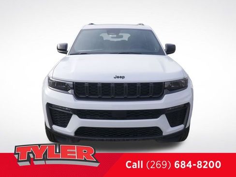 New 2026 Jeep Grand Cherokee L Limited w/ Limited Altitude Package AWD/4WD image 2