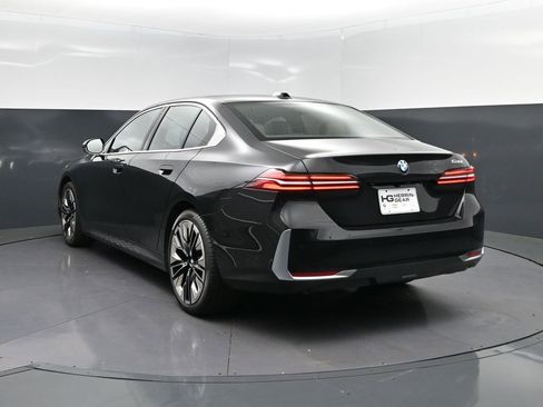 Certified 2025 BMW 530i image 5