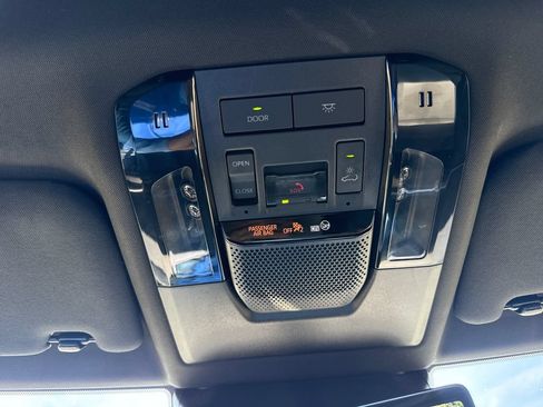Used 2025 Lexus GX 550 w/ Accessory Package (Z1) AWD/4WD image 28