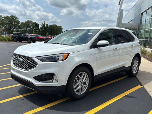 Used 2024 Ford Edge SEL w/ Convenience Package AWD/4WD image 8