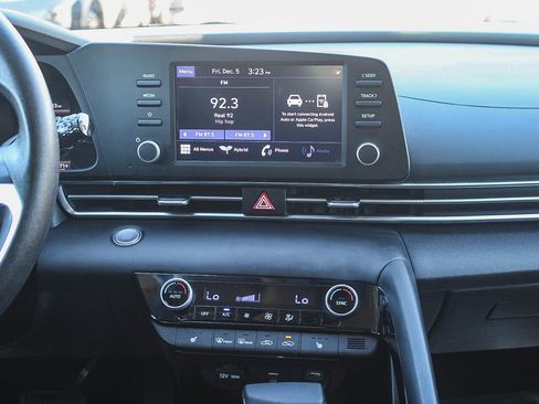 Used 2023 Hyundai Elantra Blue image 14