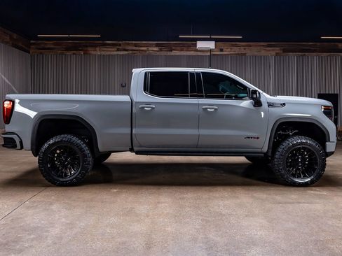 Used 2024 GMC Sierra 1500 AT4 AWD/4WD image 11