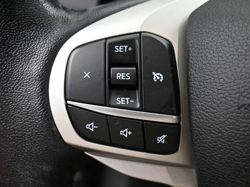 Used 2021 Ford Explorer XLT w/ Equipment Group 202A AWD/4WD image 11