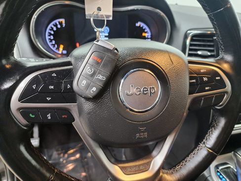 Used 2021 Jeep Grand Cherokee Laredo X AWD/4WD image 41