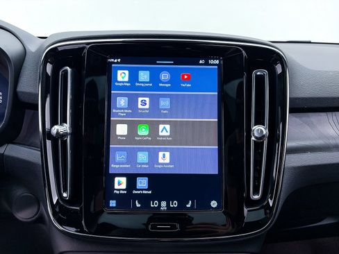 Used 2023 Volvo XC40 Recharge Plus AWD/4WD image 25