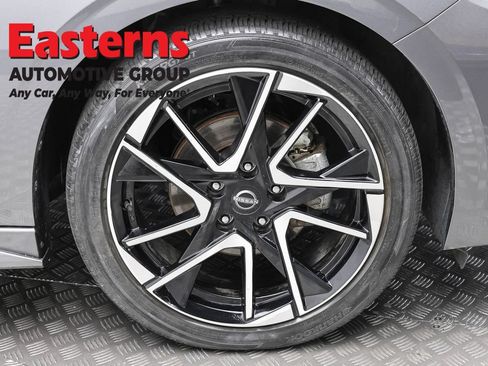 Used 2025 Nissan Sentra SR FWD image 31