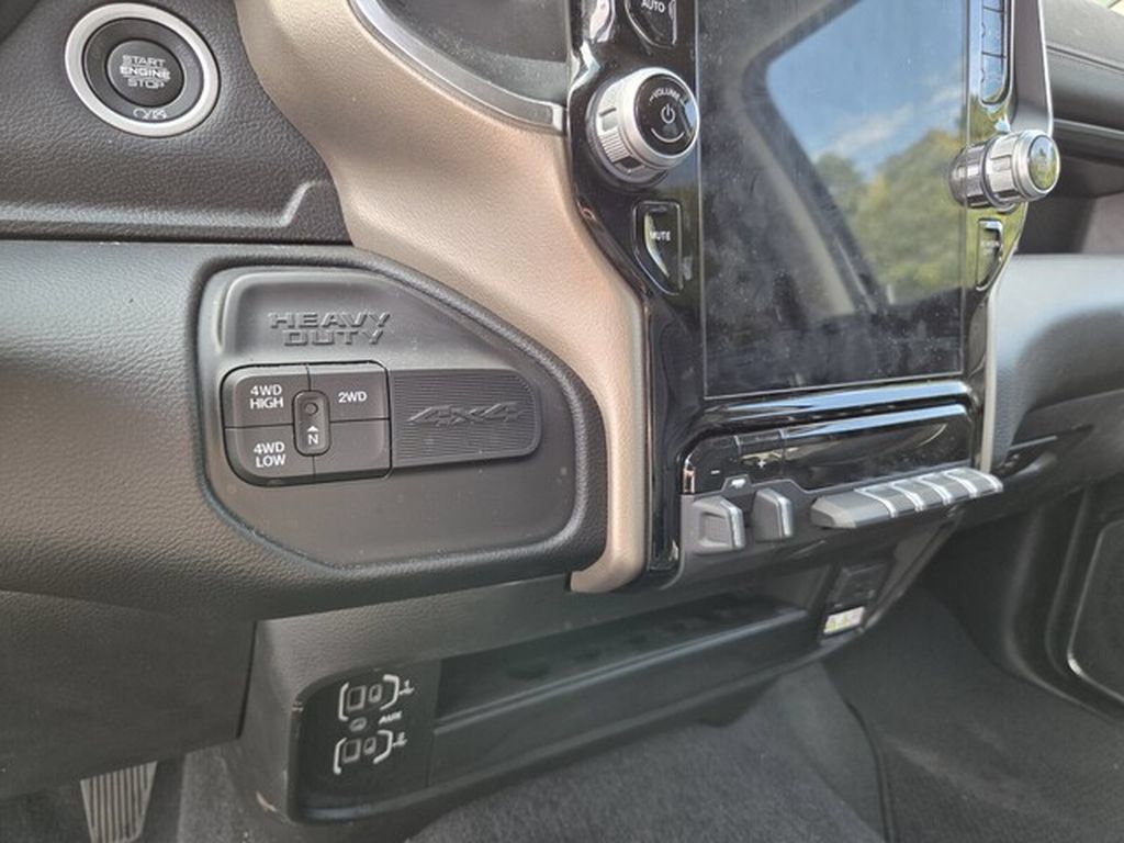 Used 2024 RAM 2500 Laramie w/ Safety Group AWD/4WD image 7