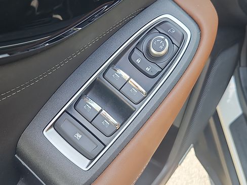 Used 2022 Subaru Outback Touring AWD/4WD image 23