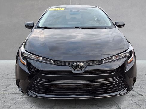 Used 2023 Toyota Corolla LE FWD image 2