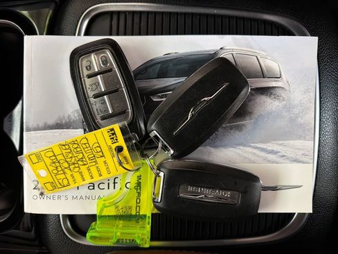 Used 2021 Chrysler Pacifica Limited w/ Uconnect Theater Family Group AWD/4WD image 41