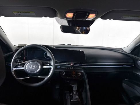 Used 2024 Hyundai Elantra SEL FWD image 12