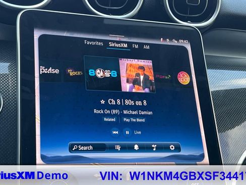 Used 2025 Mercedes-Benz GLC 300 image 28