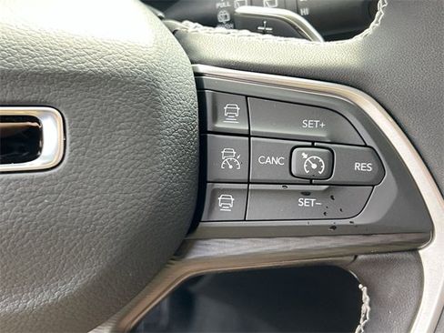 New 2025 Jeep Grand Cherokee L Altitude image 26