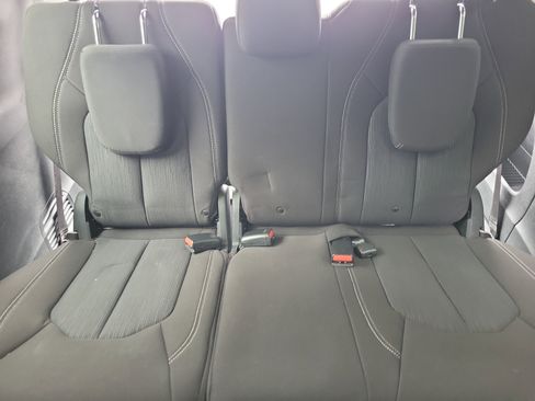 Used 2020 Chrysler Pacifica Touring w/ S Appearance Package FWD image 9