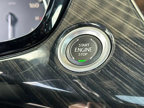 Used 2023 Cadillac XT6 Premium Luxury FWD image 32