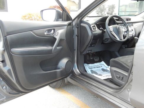 Used 2015 Nissan Rogue SV image 23