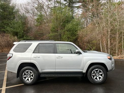 Used 2024 Toyota 4Runner TRD Off-Road Premium image 6