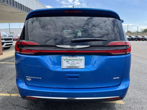 Used 2026 Chrysler Pacifica Select AWD/4WD image 6