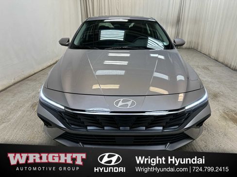 Certified 2025 Hyundai Elantra SEL image 2