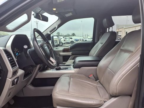 Used 2017 Ford F150 Lariat image 16