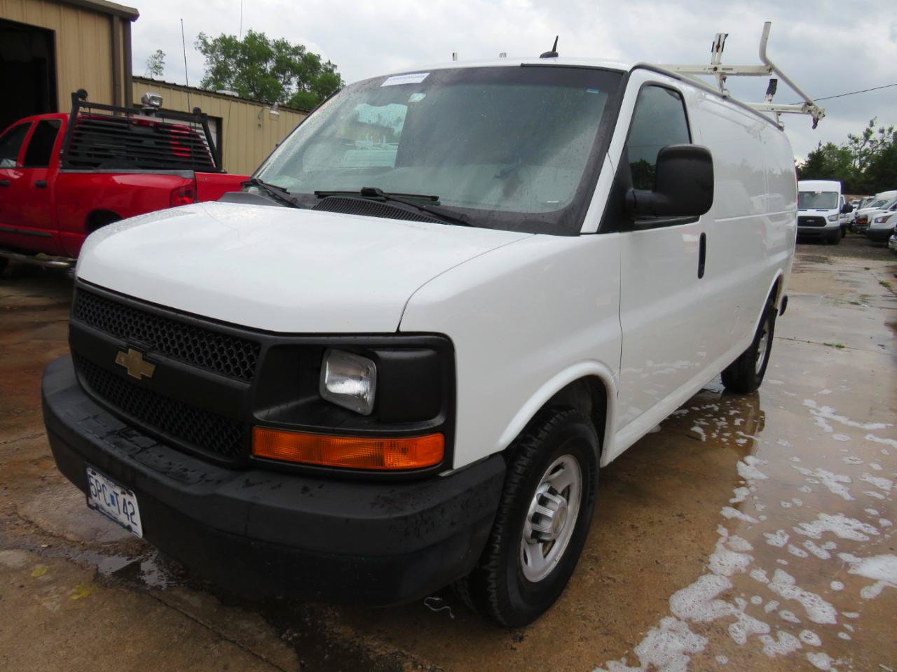 Used 2014 Chevrolet Express 2500 RWD image 1