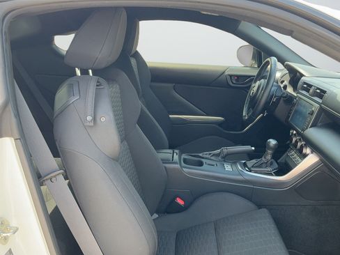 Used 2025 Toyota GR86 RWD image 17