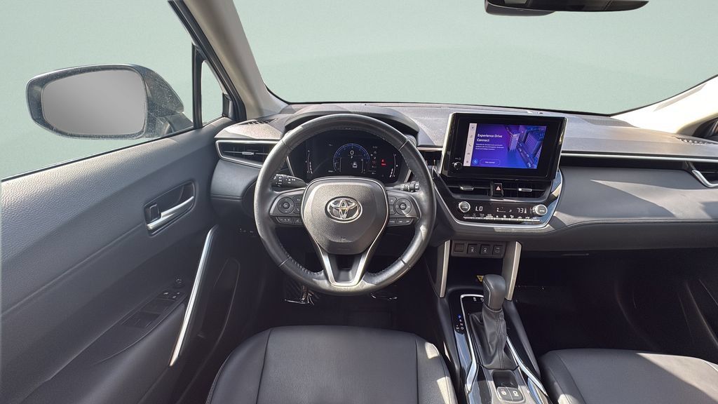 Used 2023 Toyota Corolla Cross XLE w/ Convenience Package FWD image 15