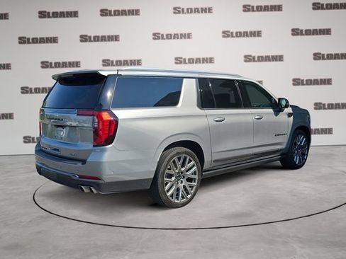 Used 2025 GMC Yukon XL Denali Ultimate w/ LPO, Illumination Package AWD/4WD image 5