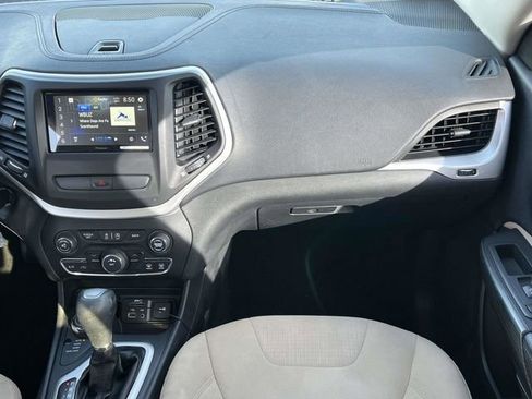 Used 2016 Jeep Cherokee Latitude image 18