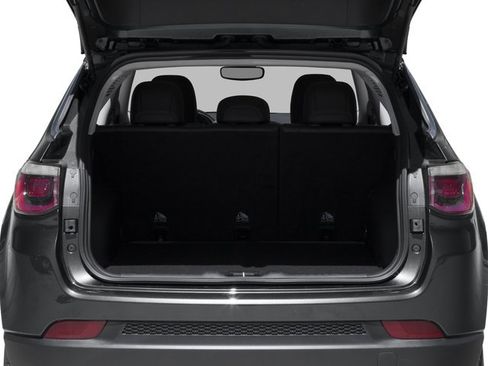 Used 2017 Jeep Compass Latitude w/ Popular Equipment Group image 15