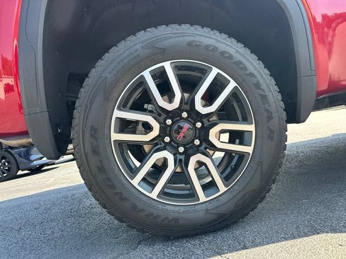 Used 2023 GMC Sierra 1500 AT4 w/ AT4 Premium Package AWD/4WD image 18