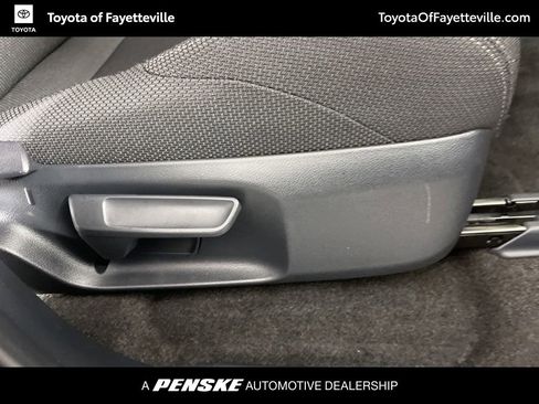 Used 2025 Toyota 4Runner SR5 AWD/4WD image 10
