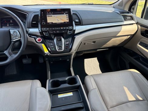 Used 2018 Honda Odyssey Elite image 42