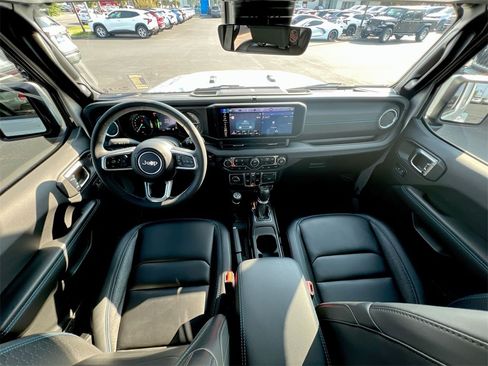 Used 2024 Jeep Wrangler High Altitude image 18