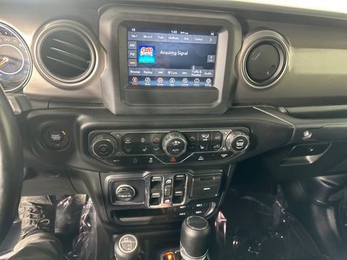 Certified 2023 Jeep Gladiator Sport image 28