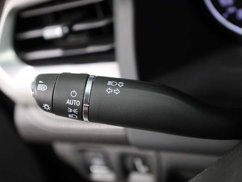 Used 2023 GMC Acadia SLE w/ Driver Convenience Package FWD image 28