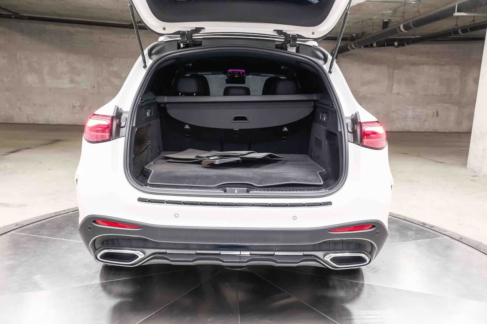 Used 2025 Mercedes-Benz GLC 350e 4MATIC image 31