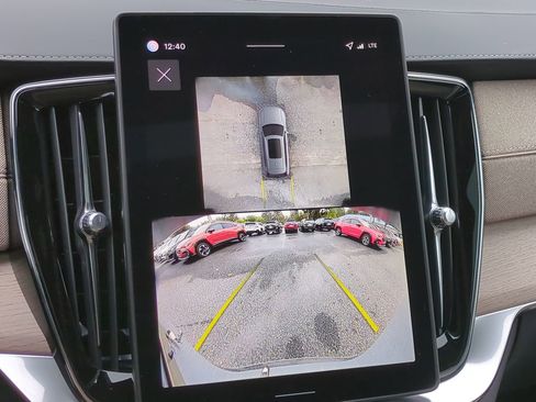 New 2026 Volvo XC90 B6 Plus w/ Protection Package Premier image 19