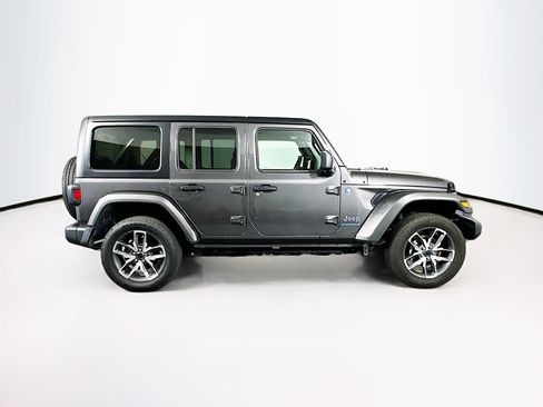 Used 2024 Jeep Wrangler Unlimited w/ Convenience Group AWD/4WD image 10