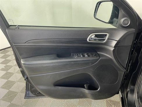 Certified 2021 Jeep Grand Cherokee Laredo X image 14