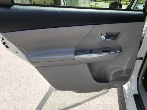Used 2015 Toyota Prius V Four FWD image 25
