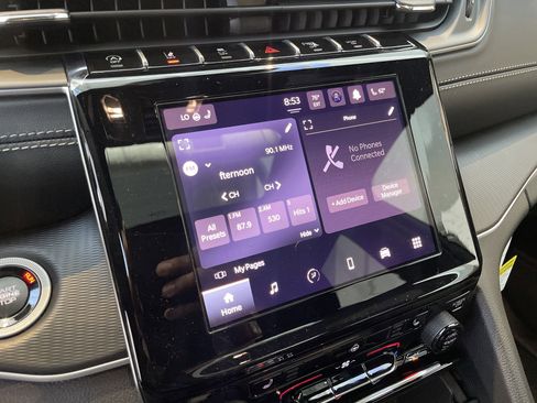 New 2025 Jeep Grand Cherokee Laredo X w/ Luxury Tech Group I image 27