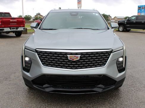 Used 2024 Cadillac XT4 Premium Luxury FWD image 2